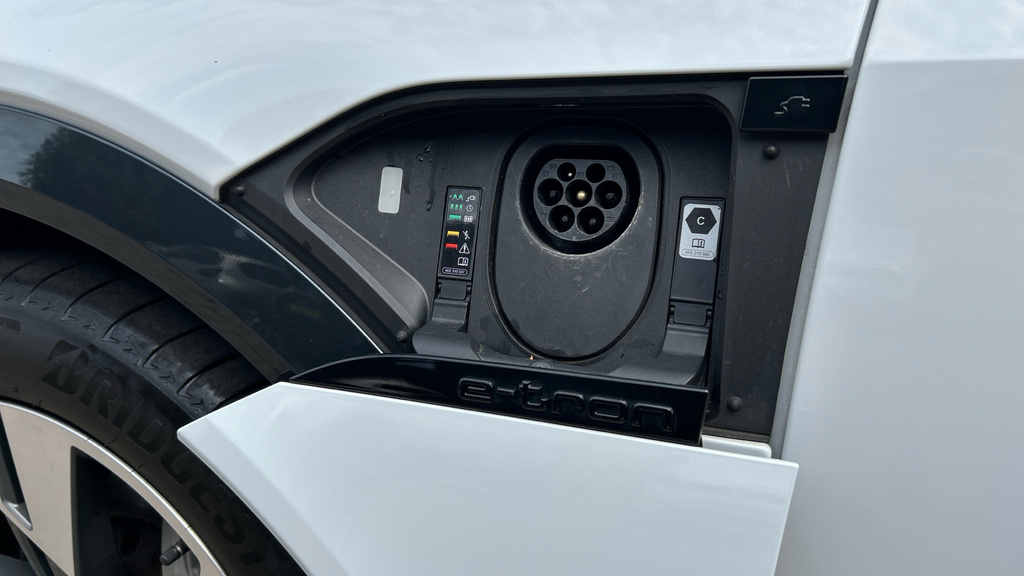 Audi Q8 e tron Vorsprung 50 E-tron Quattro 250,00 Kw Black #29