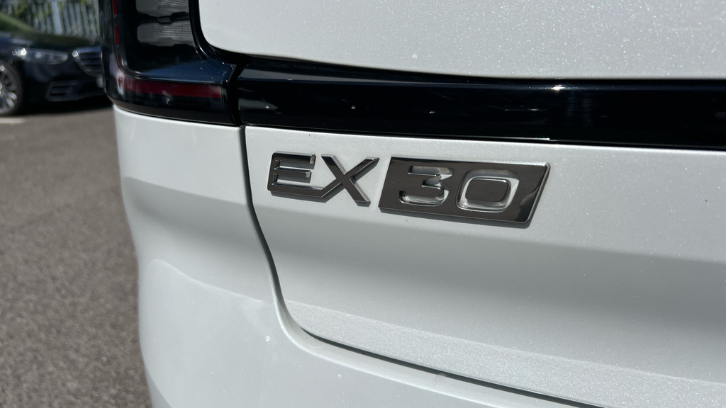 Volvo EX30 Ultra, Twin Motor Performance, White #36