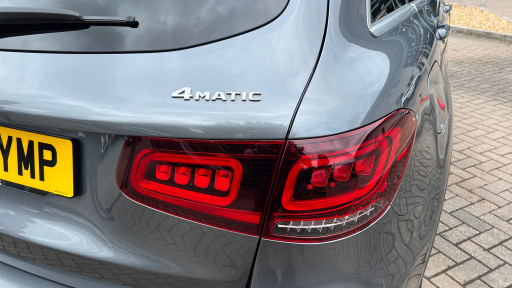 Mercedes-Benz GLC Class Glc220d Amg Line Premium Black #32