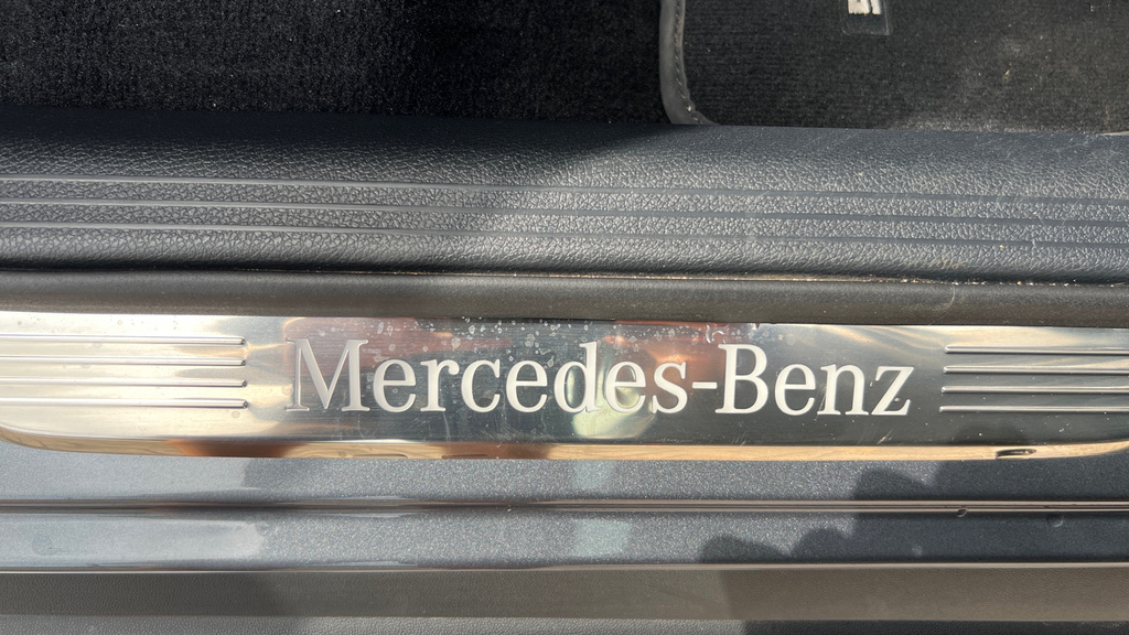 Mercedes-Benz GLC Class Glc220d Amg Line Premium Black #49