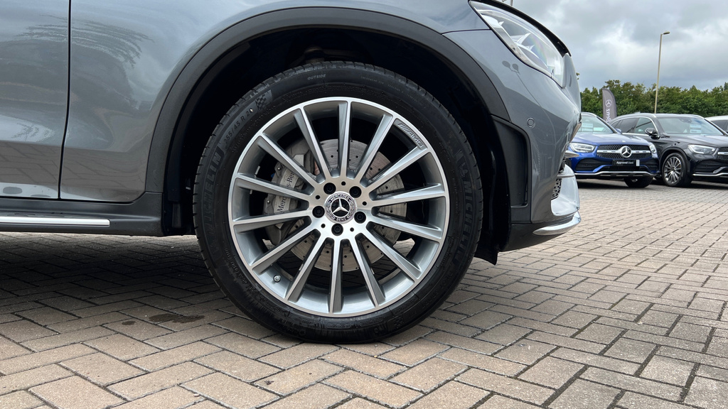 Mercedes-Benz GLC Class Glc220d Amg Line Premium Black #26