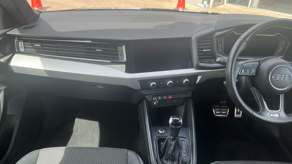 Audi A1 35 Tfsi Black Edition S Tronic 2022 Grey #12