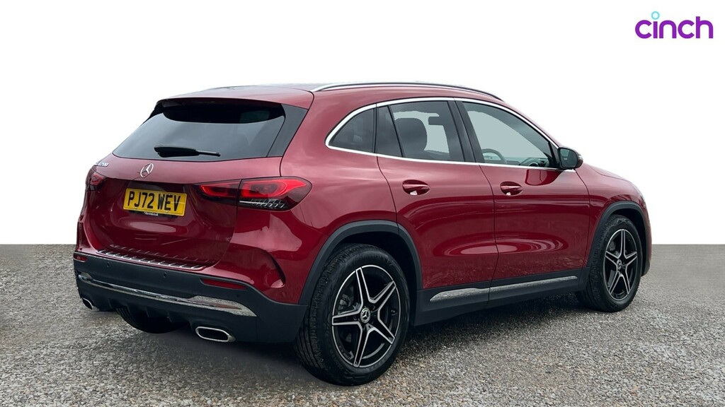 Mercedes-Benz GLA Class Gla 200 Amg Line Premium Red #3