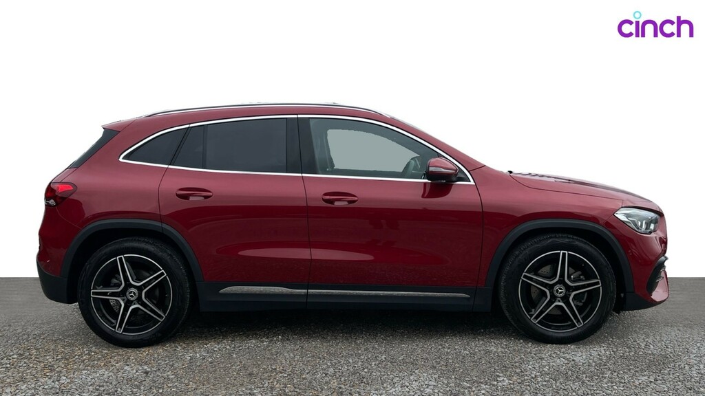 Mercedes-Benz GLA Class Gla 200 Amg Line Premium Red #2