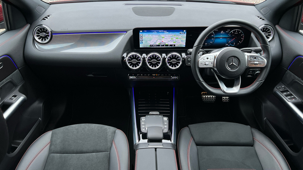Mercedes-Benz GLA Class Gla 200 Amg Line Premium Red #17
