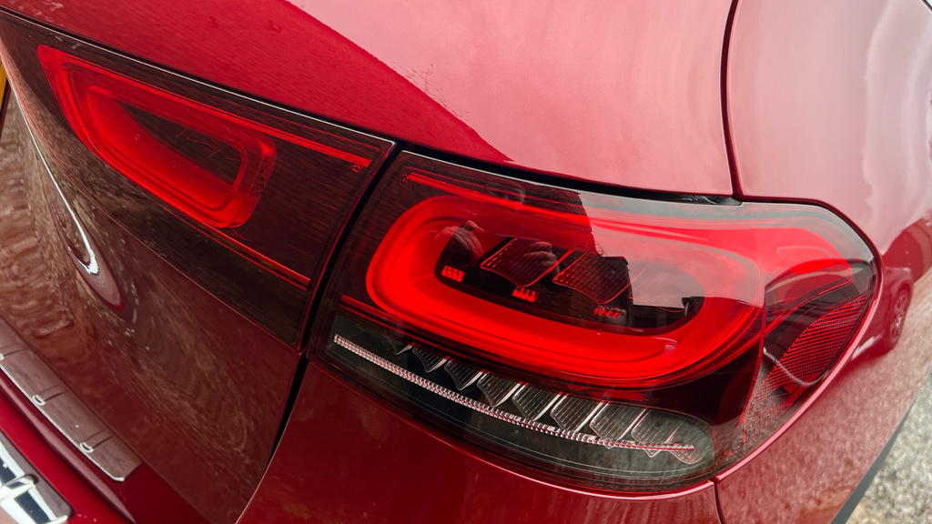 Mercedes-Benz GLA Class Gla 200 Amg Line Premium Red #39
