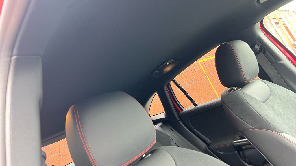 Mercedes-Benz GLA Class Gla 200 Amg Line Premium Red #46