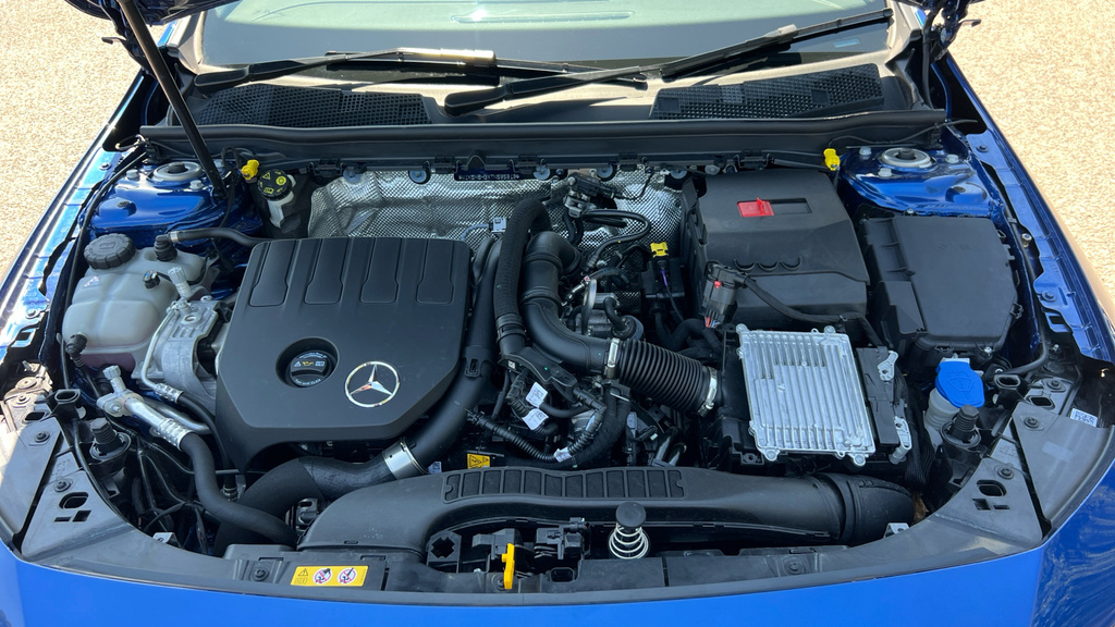Mercedes-Benz CLA Class 180 Amg Line Premium Tip Black #24