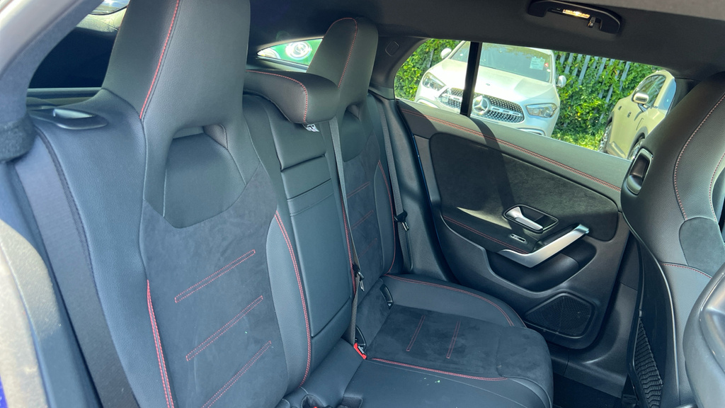 Mercedes-Benz CLA Class 180 Amg Line Premium Tip Black #30