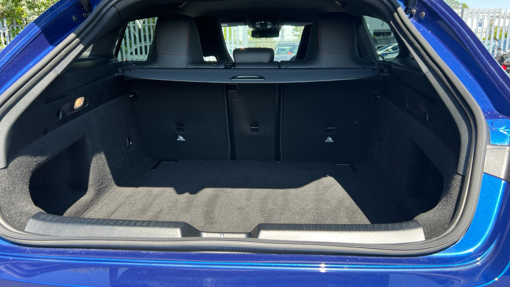 Mercedes-Benz CLA Class 180 Amg Line Premium Tip Black #31