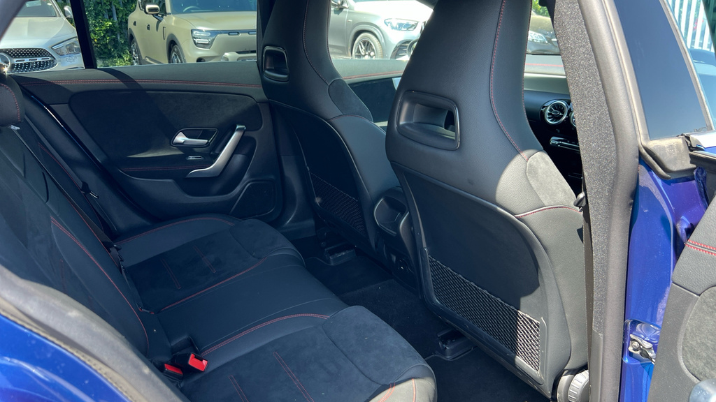 Mercedes-Benz CLA Class 180 Amg Line Premium Tip Black #22