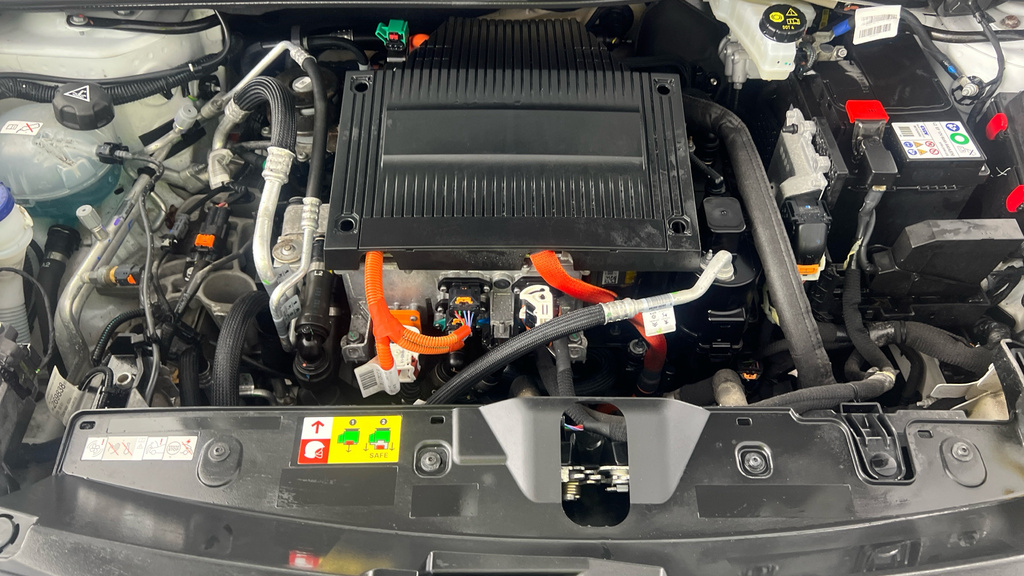 Peugeot e-2008 50Kwh Gt Premium Orange #21