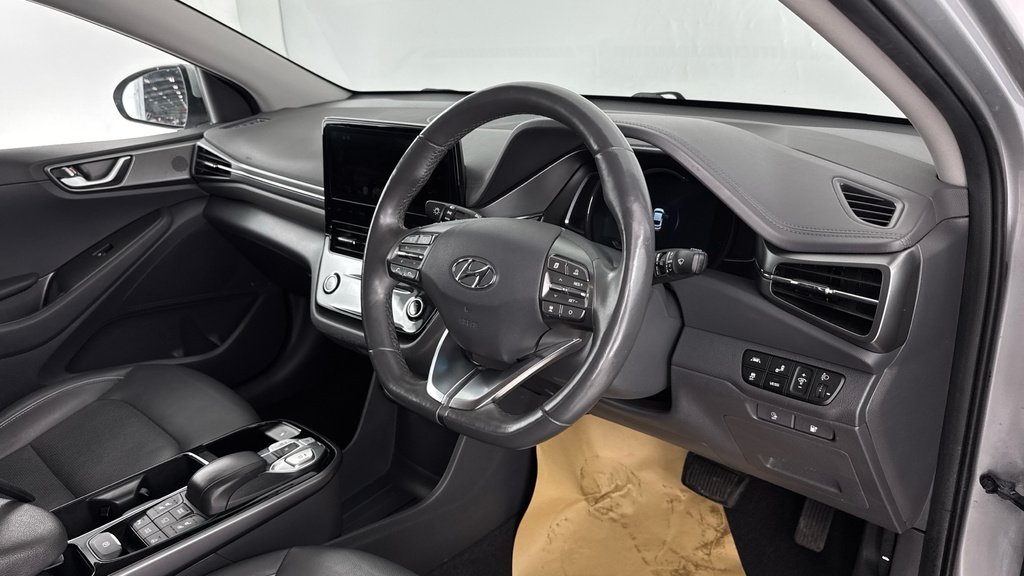 Hyundai Ioniq Hatchback Black #9