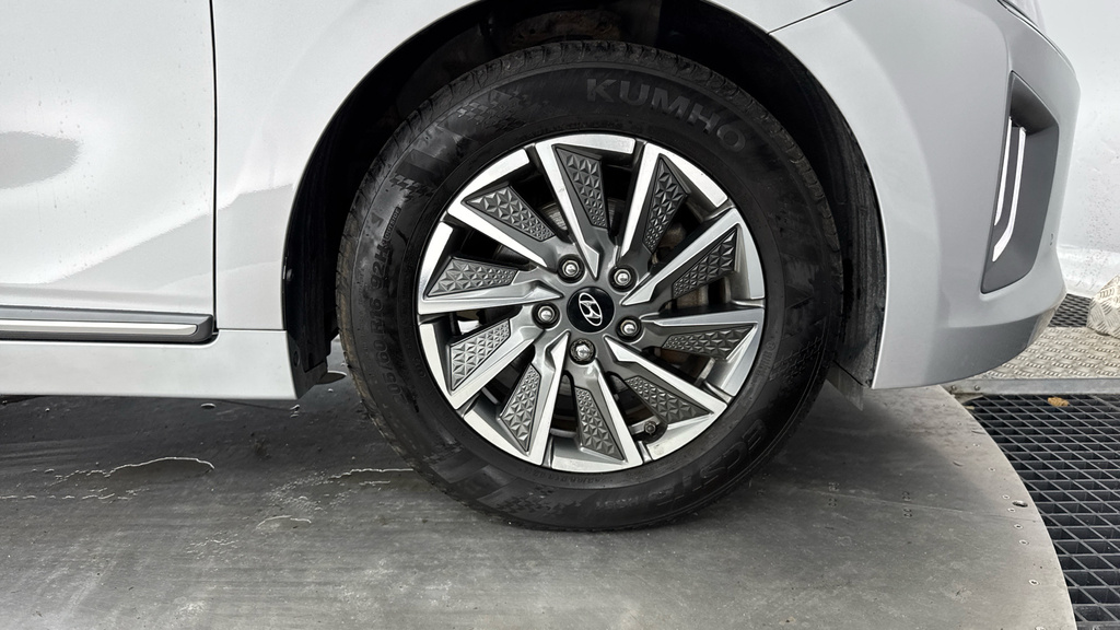 Hyundai Ioniq Hatchback Black #18