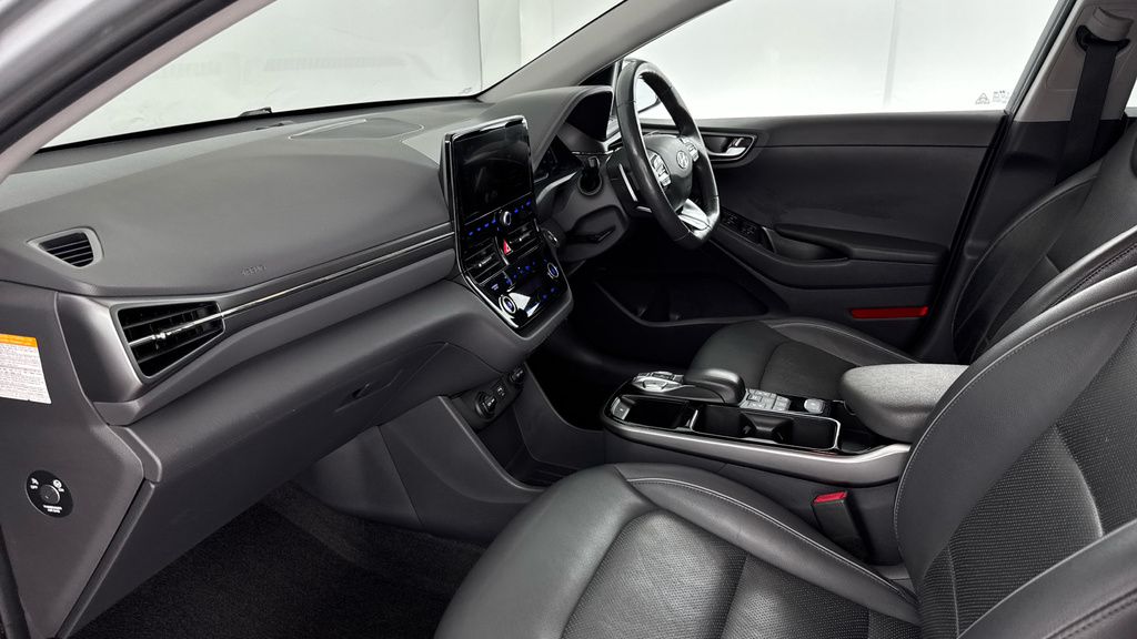 Hyundai Ioniq Hatchback Black #10