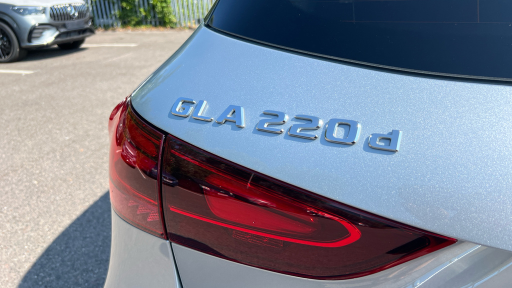 Mercedes-Benz GLA Class Gla 220D 4Matic Amg Line Premium Plus Grey #34