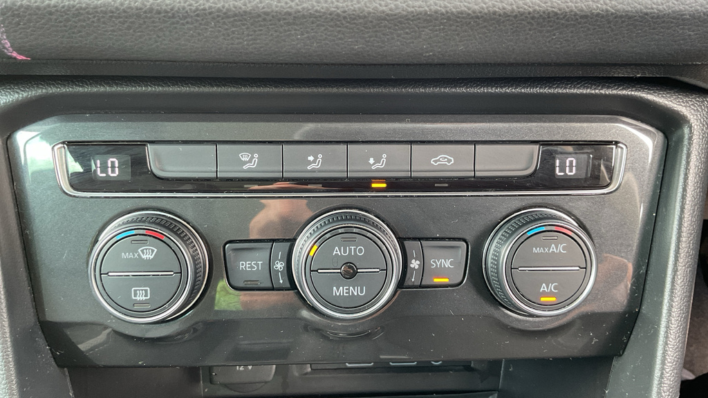 Volkswagen Tiguan Se Navigation Black #16
