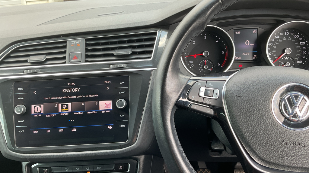 Volkswagen Tiguan Se Navigation Black #18