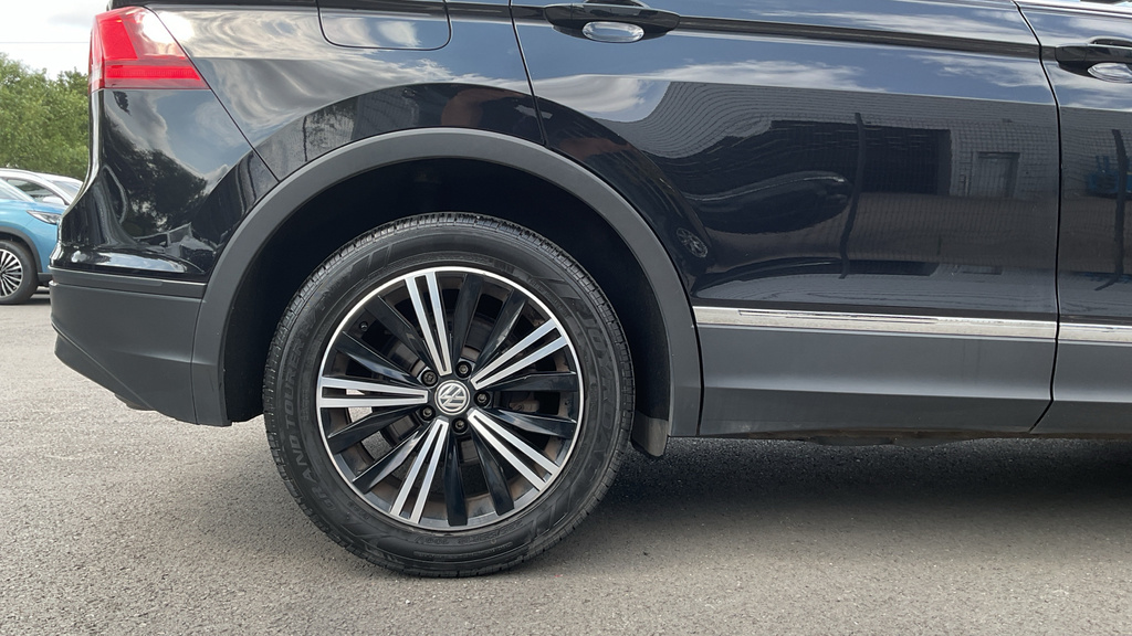 Volkswagen Tiguan Se Navigation Black #25