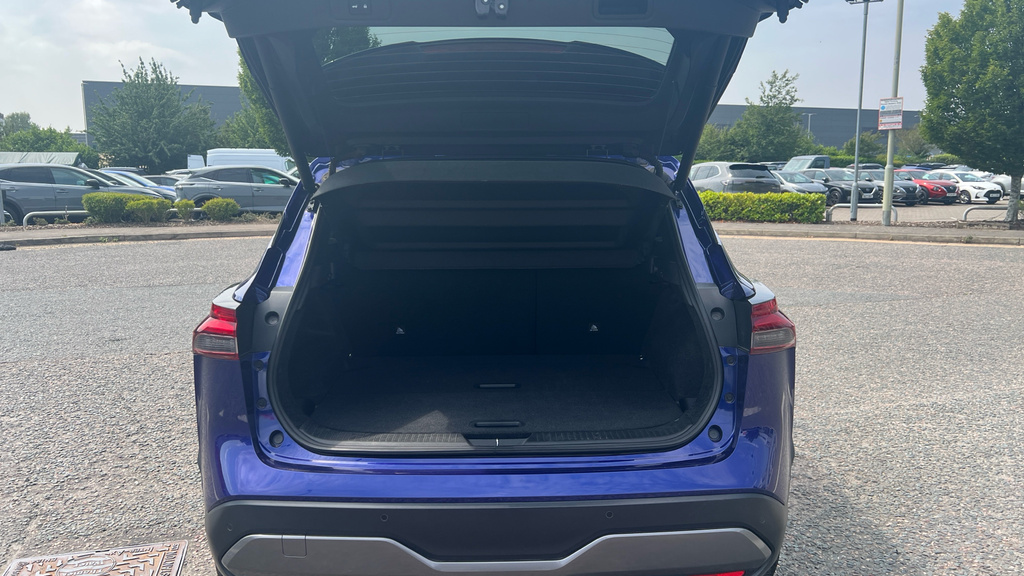Nissan Qashqai 1.5 E-power Tekna Bose Hatchback Blue #15