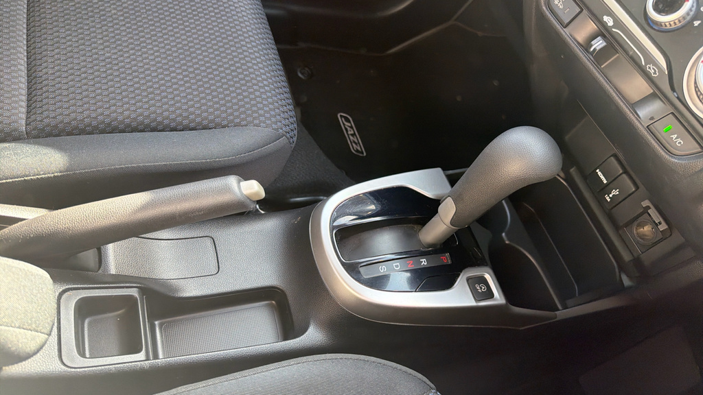 Honda Jazz I-vtec Se Navi Blue #30