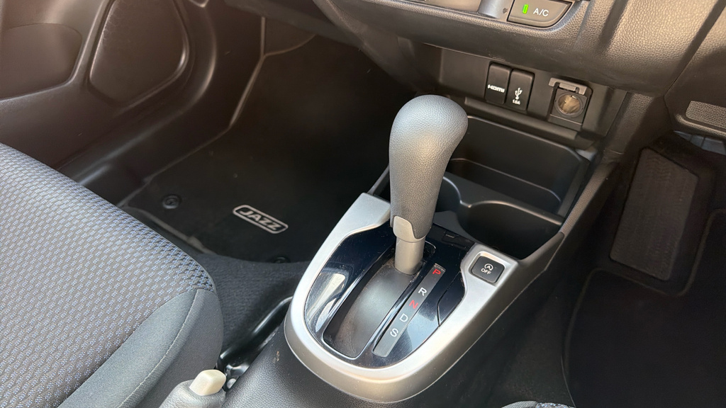 Honda Jazz I-vtec Se Navi Blue #31