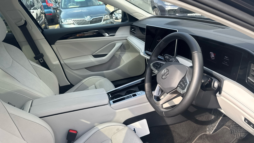 Volkswagen Passat 1.5 Etsi 150Ps Elegance Dsg Red #27