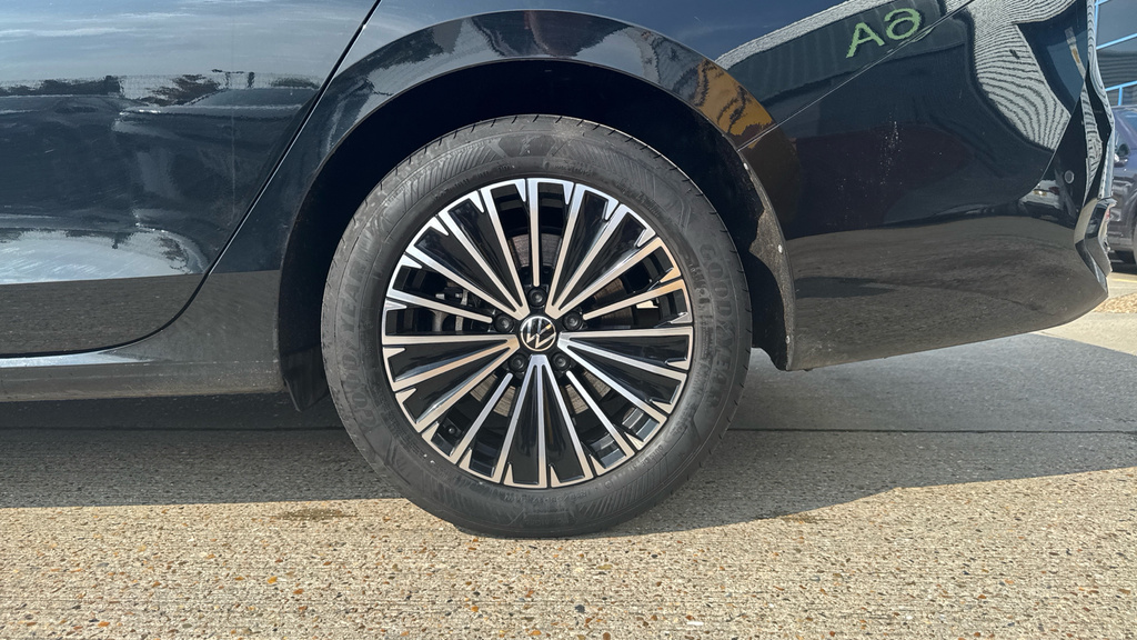 Volkswagen Passat 1.5 Etsi 150Ps Elegance Dsg Red #19