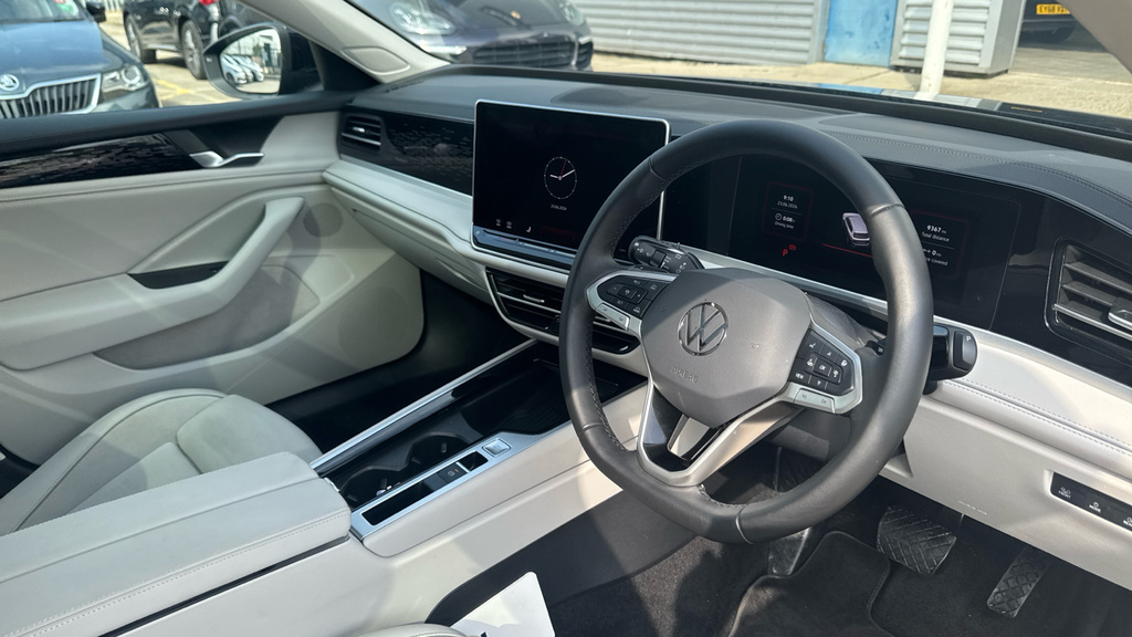 Volkswagen Passat 1.5 Etsi 150Ps Elegance Dsg Red #9