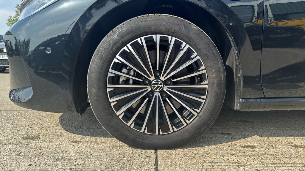 Volkswagen Passat 1.5 Etsi 150Ps Elegance Dsg Red #18