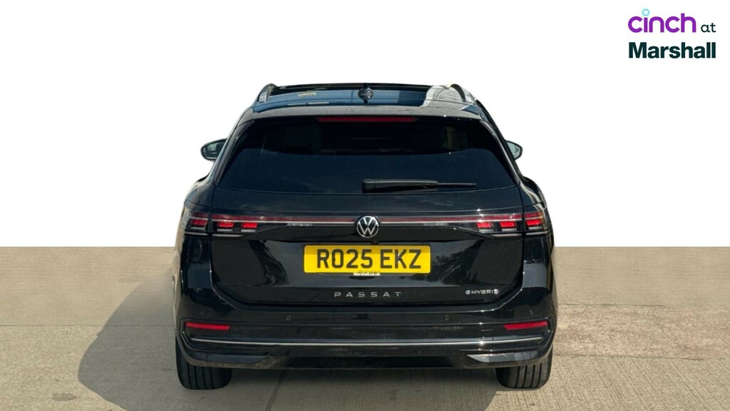 Volkswagen Passat 1.5 Etsi 150Ps Elegance Dsg Red #4