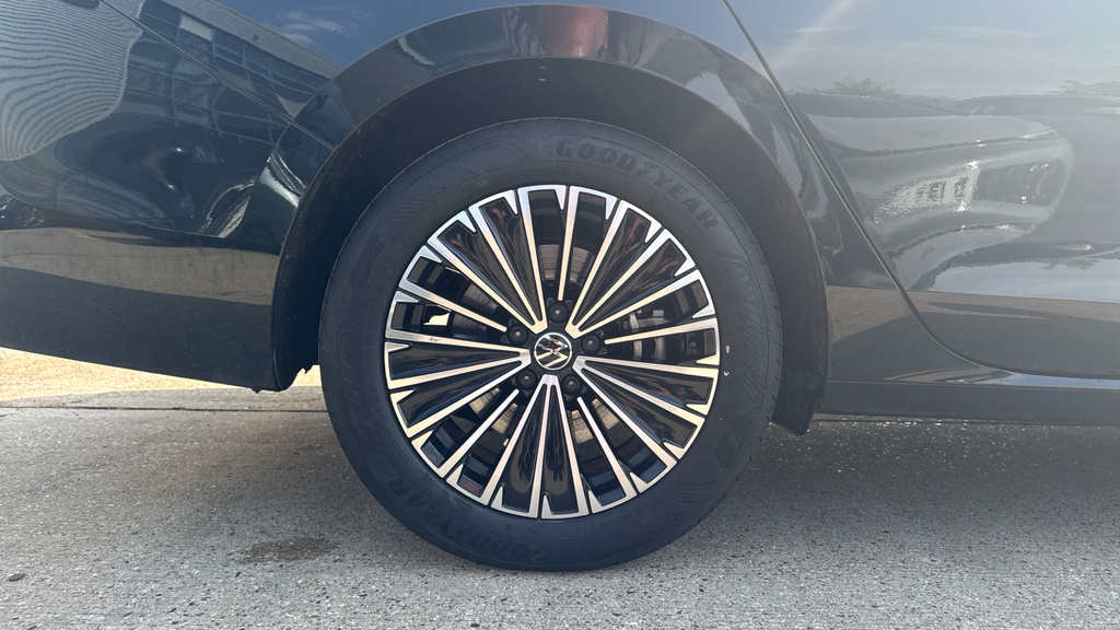 Volkswagen Passat 1.5 Etsi 150Ps Elegance Dsg Red #17