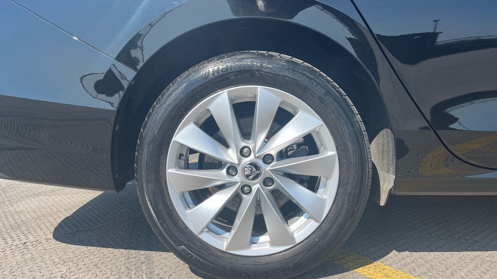 Skoda Superb 2.0 Tdi Se L Dsg Silver #23