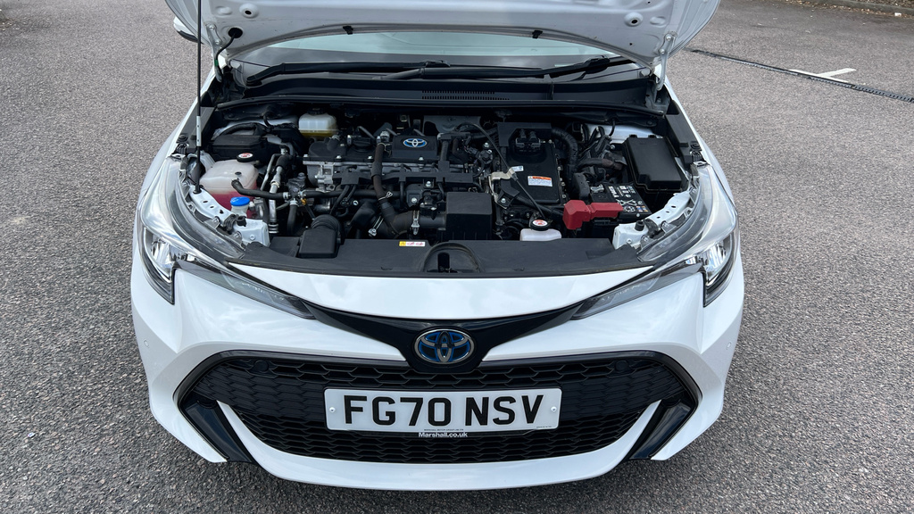 Toyota Corolla 1.8L Design 121 Bhp Red #30