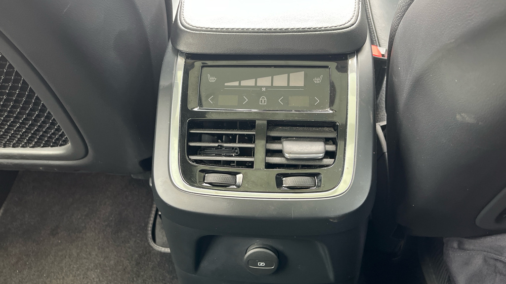 Volvo XC90 Ultimate B5 Awd 250 Hp 7 Seat Grey #38