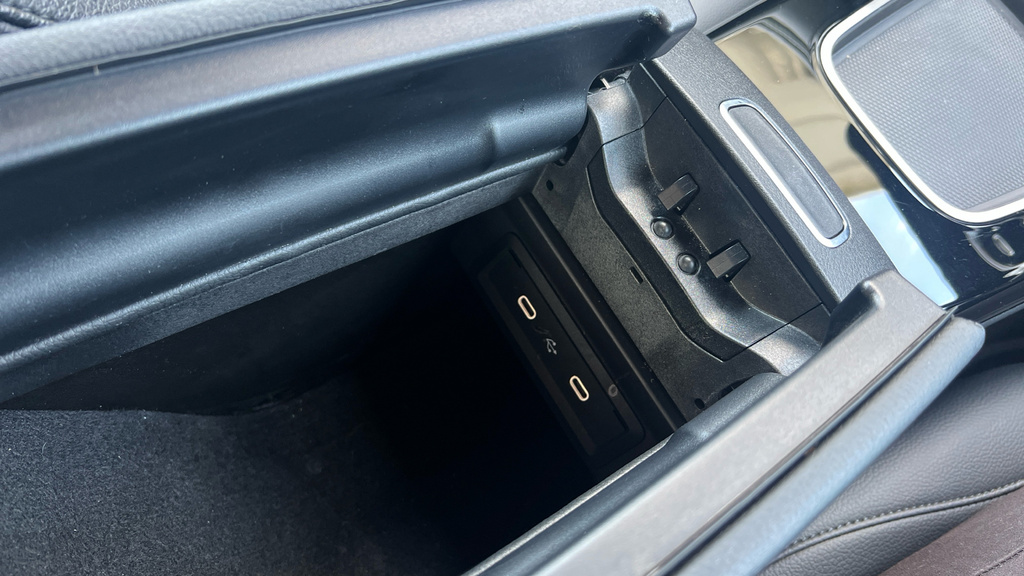 Mercedes-Benz CLA Class 180 Amg Line Premium Tip Black #44