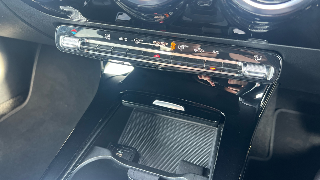Mercedes-Benz CLA Class 180 Amg Line Premium Tip Black #41