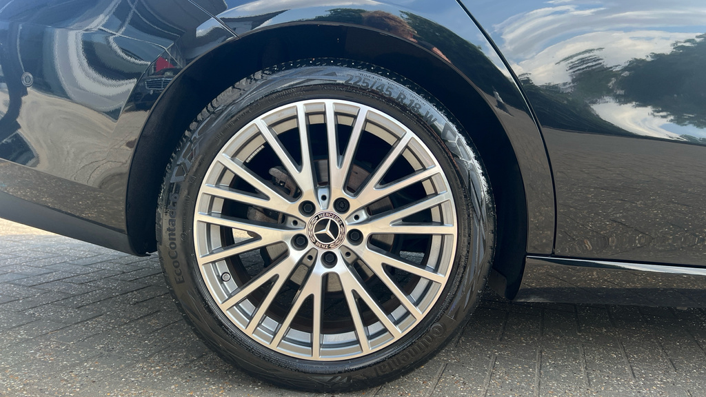 Mercedes-Benz CLA Class 180 Amg Line Premium Tip Black #25