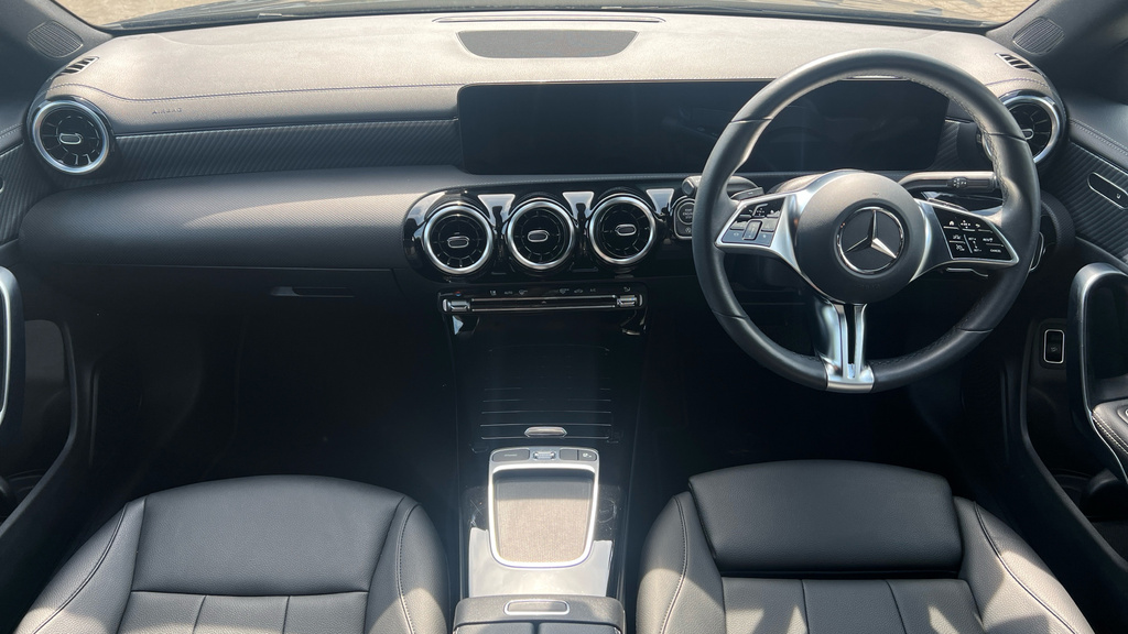 Mercedes-Benz CLA Class 180 Amg Line Premium Tip Black #12