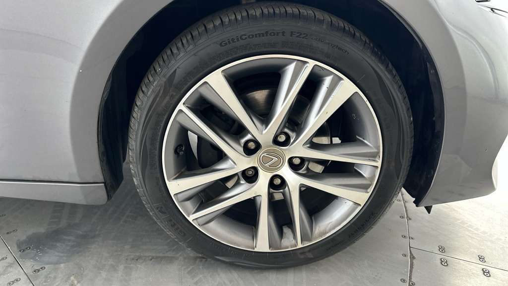 Lexus IS 300H F-sport Cvt Premium Pack Grey #24
