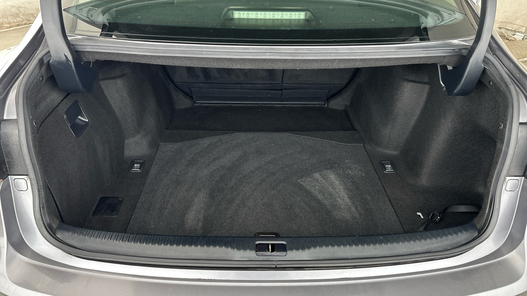 Lexus IS 300H F-sport Cvt Premium Pack Grey #19