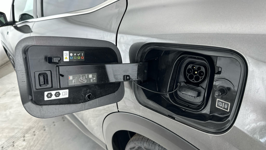 Citroen e-C4 50Kwh Shine Plus 7.4Kw Charger #27