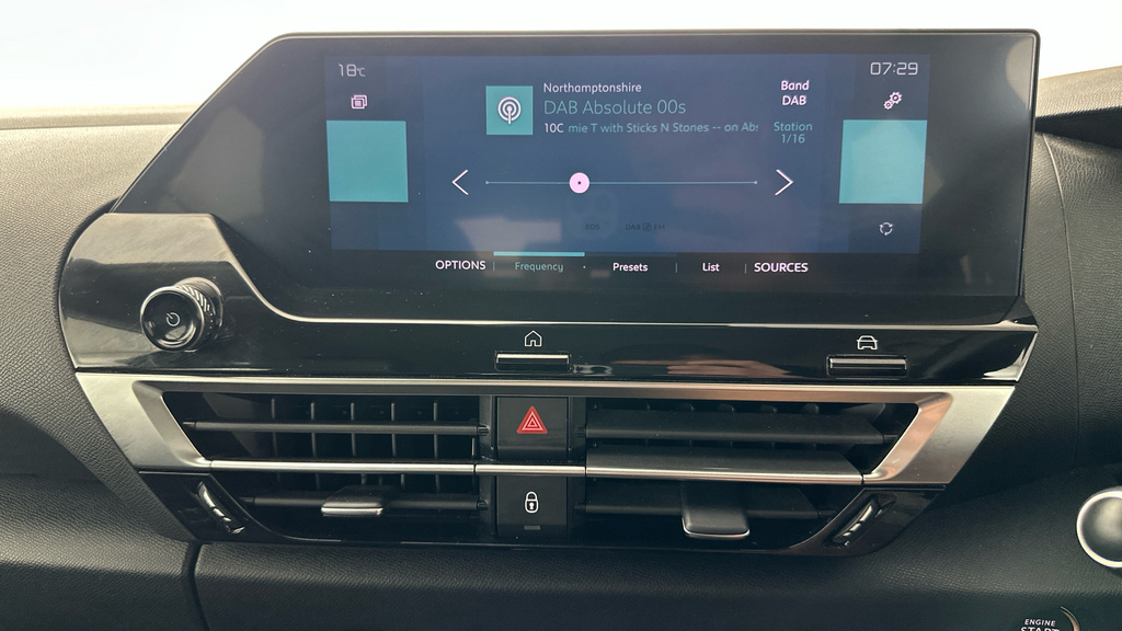Citroen e-C4 50Kwh Shine Plus 7.4Kw Charger #14