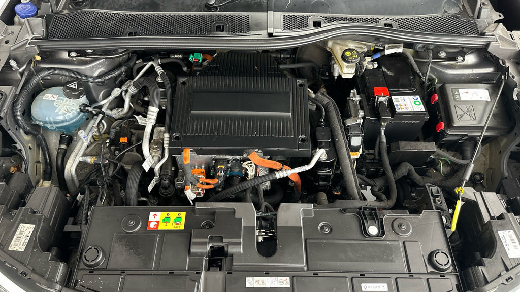 Citroen e-C4 50Kwh Shine Plus 7.4Kw Charger #22