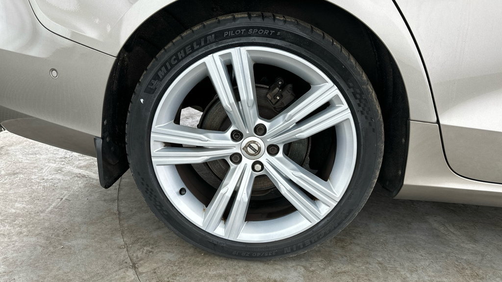 Volvo V60 D4 Inscription Black #26