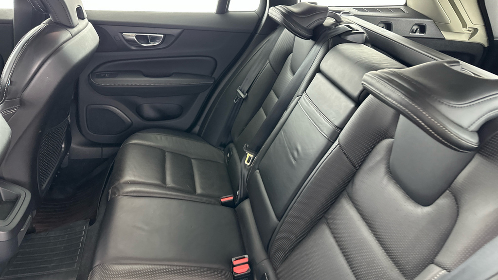 Volvo V60 D4 Inscription Black #21