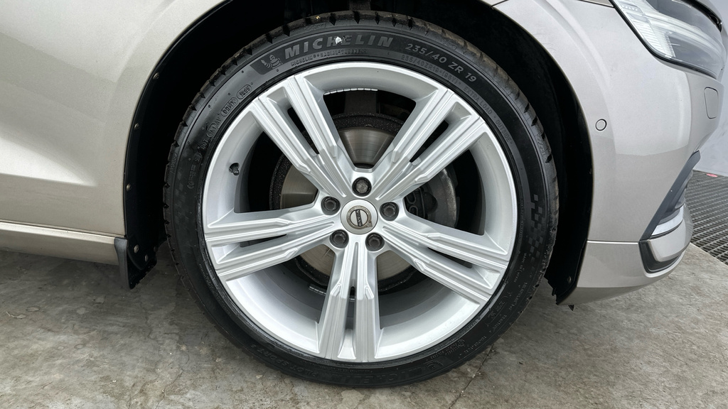 Volvo V60 D4 Inscription Black #27