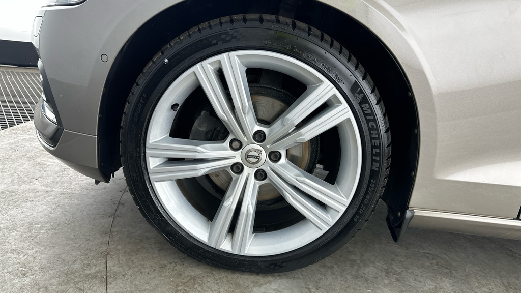 Volvo V60 D4 Inscription Black #24