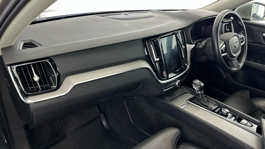 Volvo V60 D4 Inscription Black #10