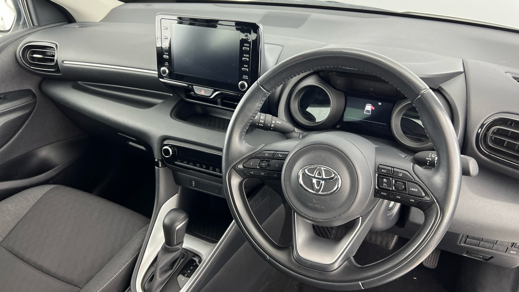 Toyota Yaris Yaris Dynamic Hev Cvt White #9